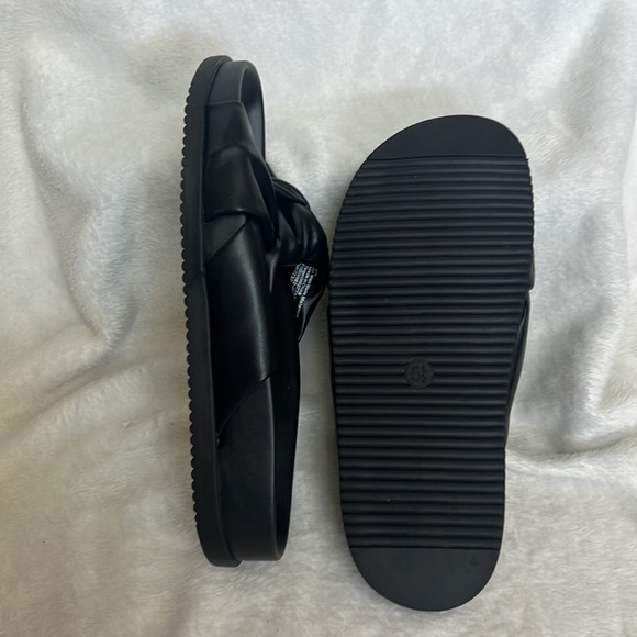 Black Sandals - Picture 4 of 4